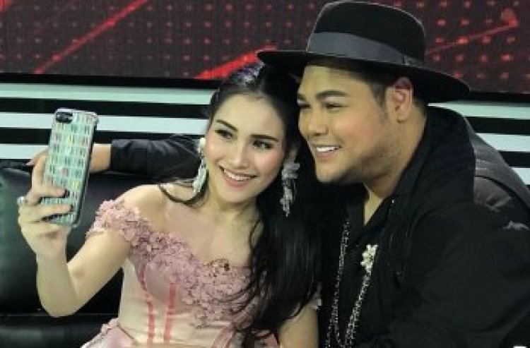 Ayu Ting Ting Belum Tahu Calon Istri Ivan Gunawan