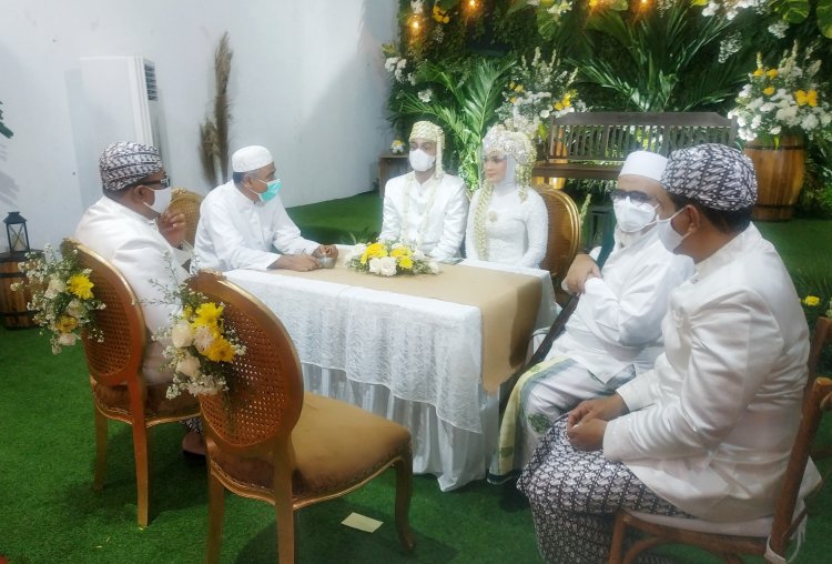 Putri Pradi Dipinang Cucu Ulama Surabaya