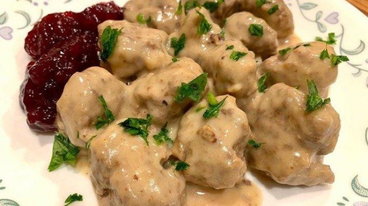 Bola-bola Daging Untuk Makan Malam