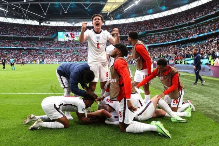 Kalahkan Denmark 2-1, Kane Bawa Inggris ke Final