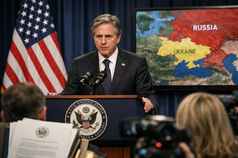 amerika serikat mengumumkan paket sanksi baru terhadap entitas rusia yang terkait dengan perang di ukraina, sebagai langkah untuk menekan dan mengakhiri konflik di wilayah tersebut.