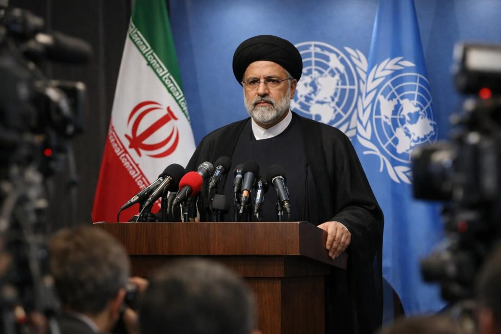 iran merespons pembahasan internasional mengenai program nuklirnya dengan menegaskan komitmen dan pandangannya terhadap isu tersebut.